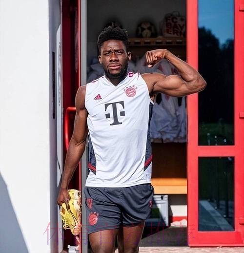 记者:阿方索团队向皇马确认球员决定加盟 记者:阿方索团队向皇马确认球员决定加盟